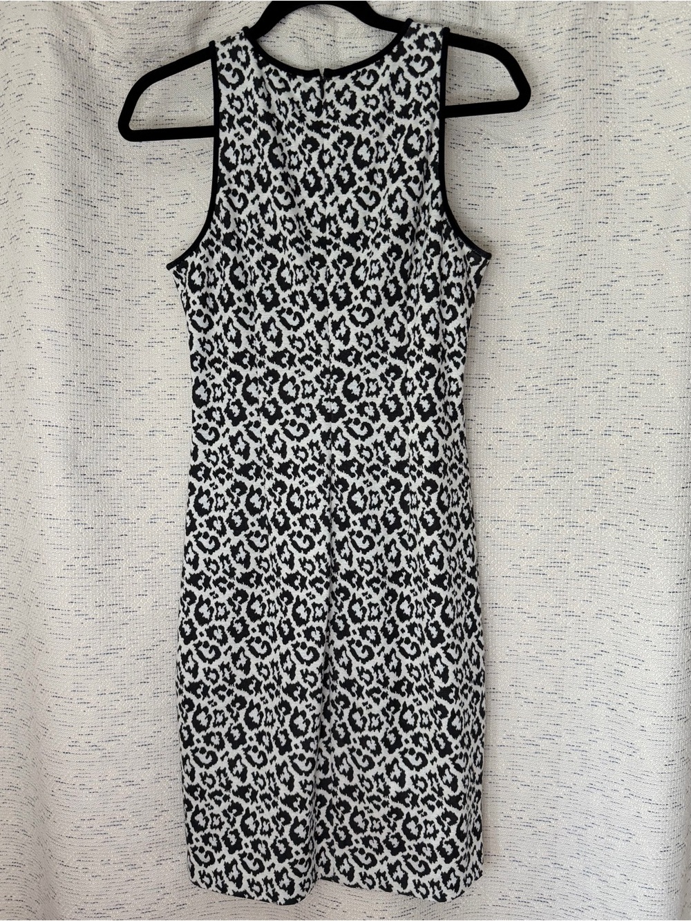 Tibi Sleeveless Black and White Snow Leopard Knit Sheath Print Dress - Picture 3 of 7